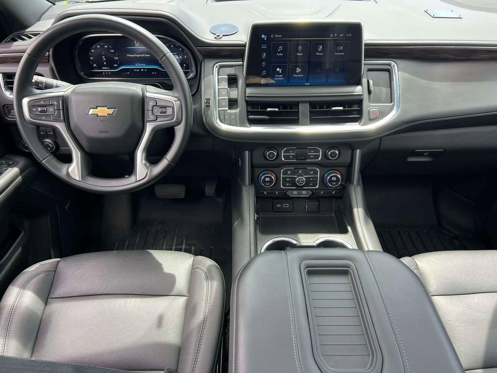 Used 2023 Chevrolet Suburban LT AWD/4WD image 16