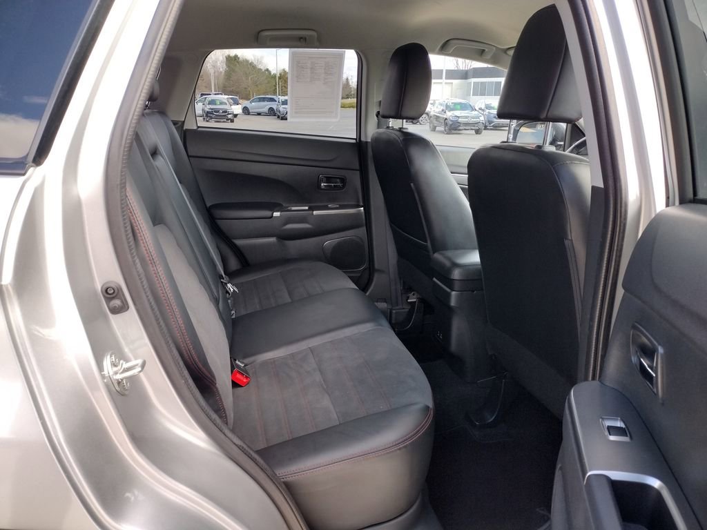 Used 2025 Mitsubishi Outlander Sport SE image 18