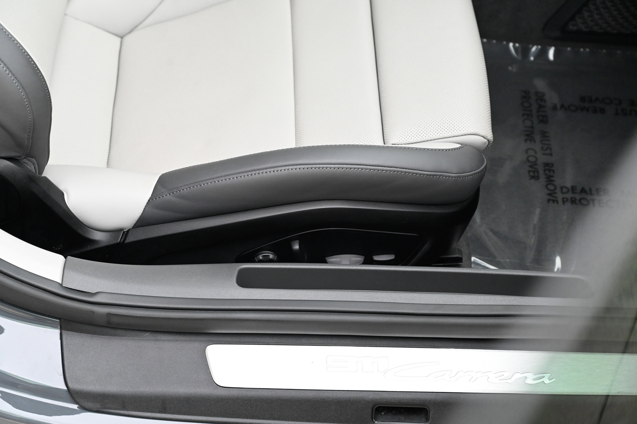 Used 2025 Porsche 911 Carrera image 41