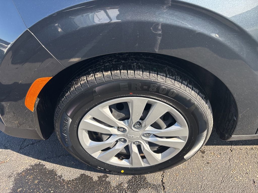 Used 2023 Kia Soul LX image 8