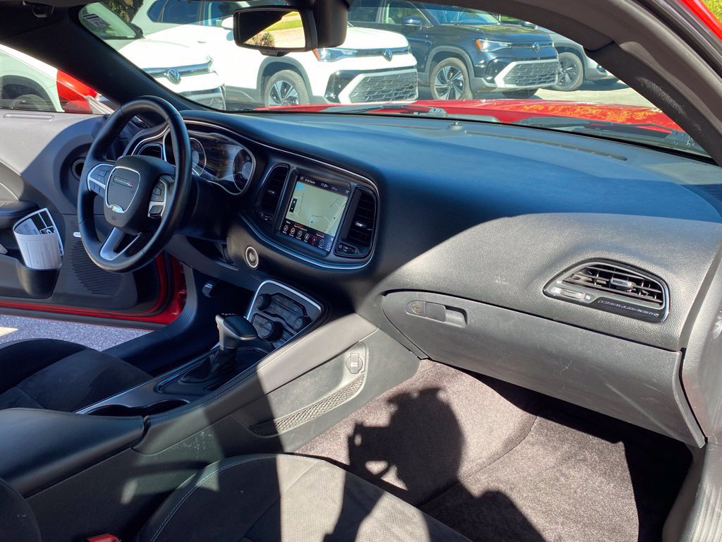 Used 2017 Dodge Challenger R/T Scat Pack w/ Leather Interior Group RWD image 30