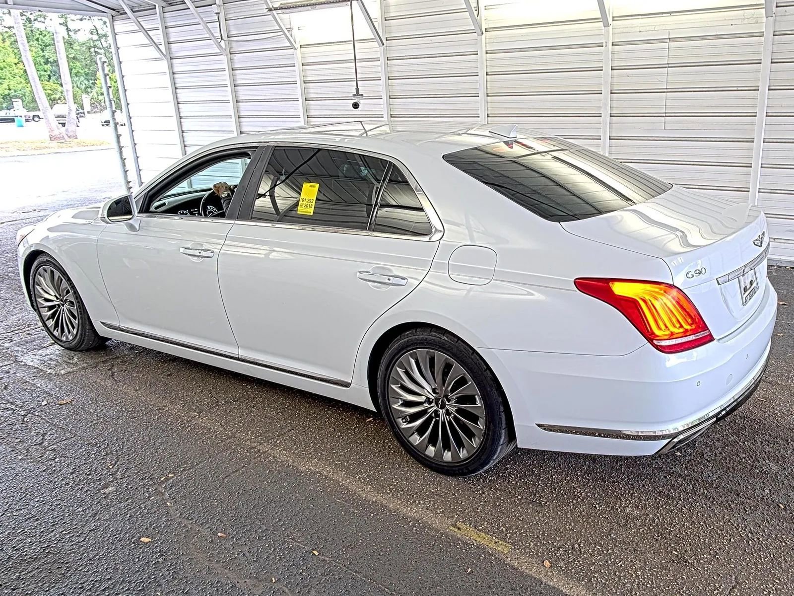 Used 2018 Genesis G90 3.3T Premium RWD image 2