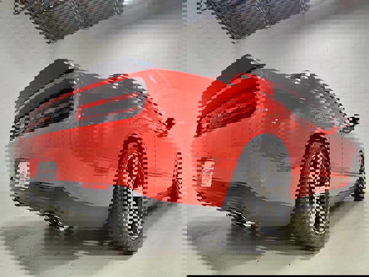 Used 2015 Dodge Challenger R/T Plus image 7