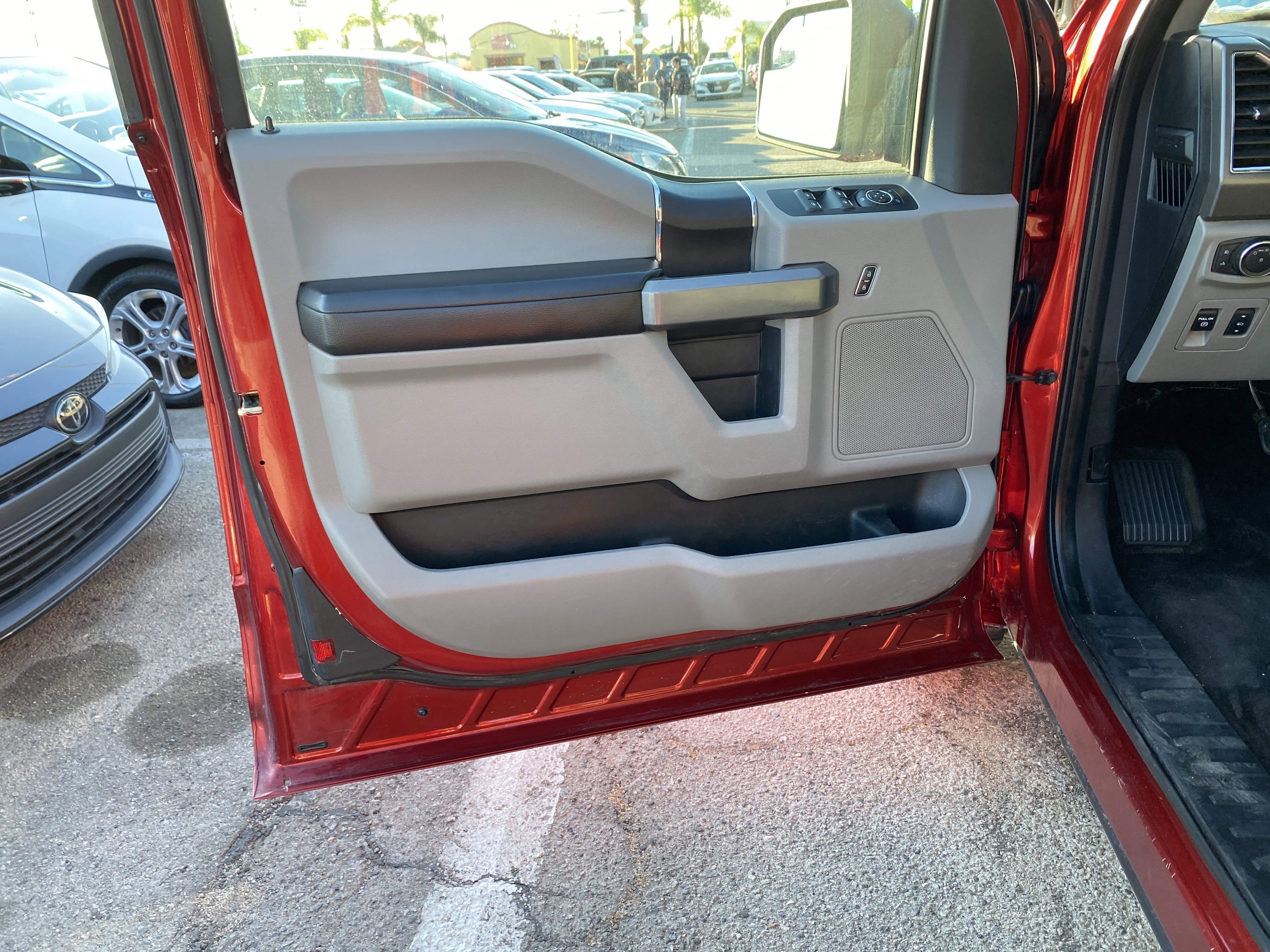 Used 2015 Ford F150 XLT w/ Equipment Group 301A Mid image 16