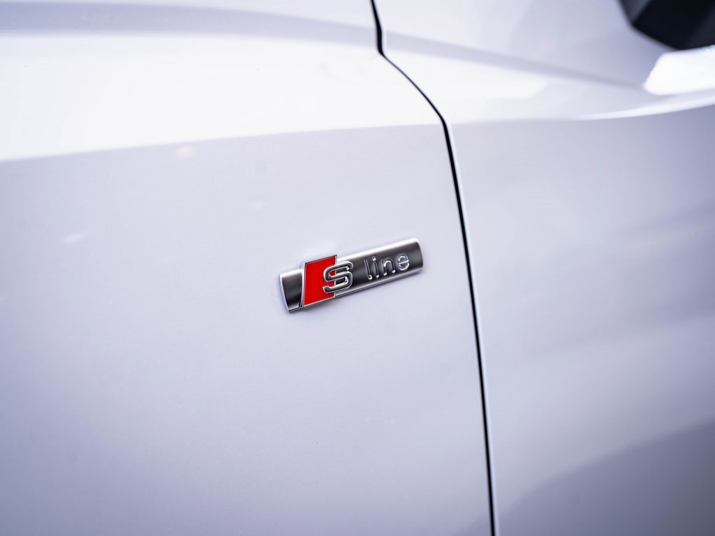 Certified 2025 Audi Q3 2.0T Premium Plus w/ Premium Plus Package image 16