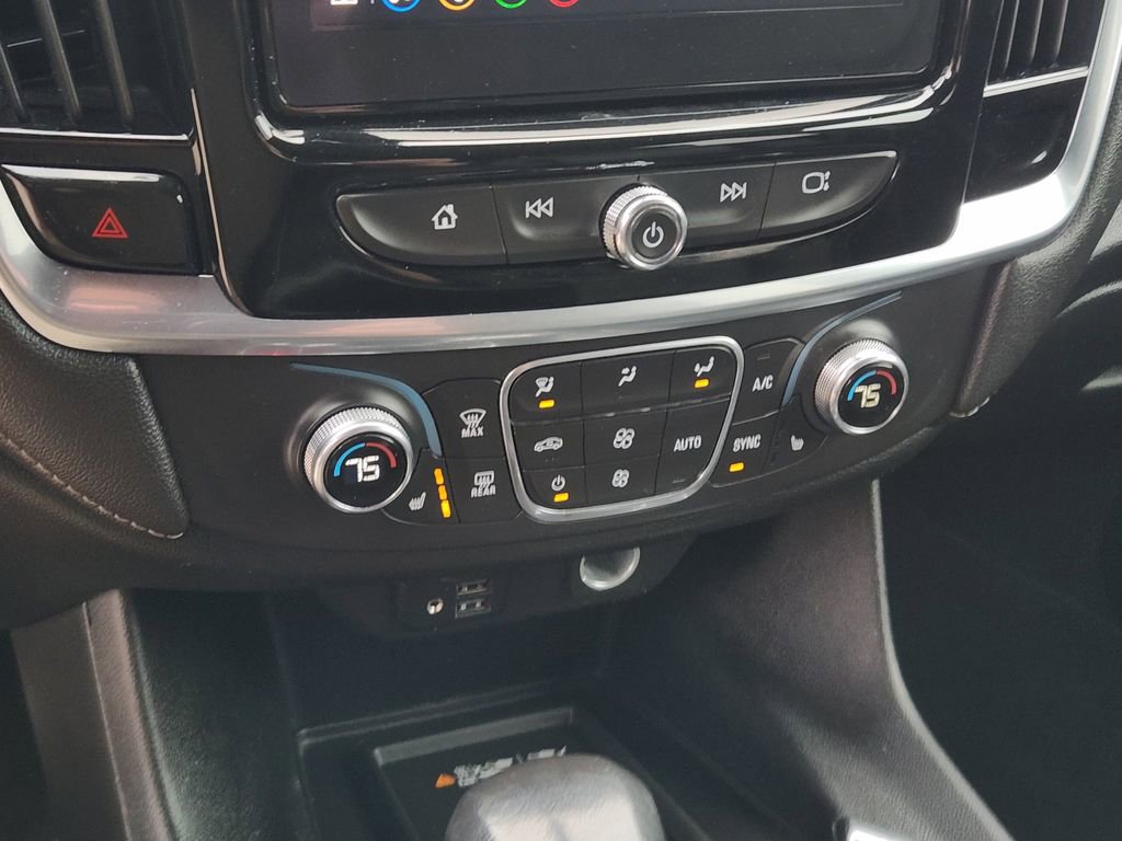 Used 2022 Chevrolet Traverse LT w/ LT Premium Package image 23
