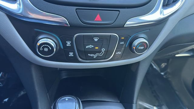 Used 2020 Chevrolet Equinox LS w/ LS Convenience Package AWD/4WD image 16