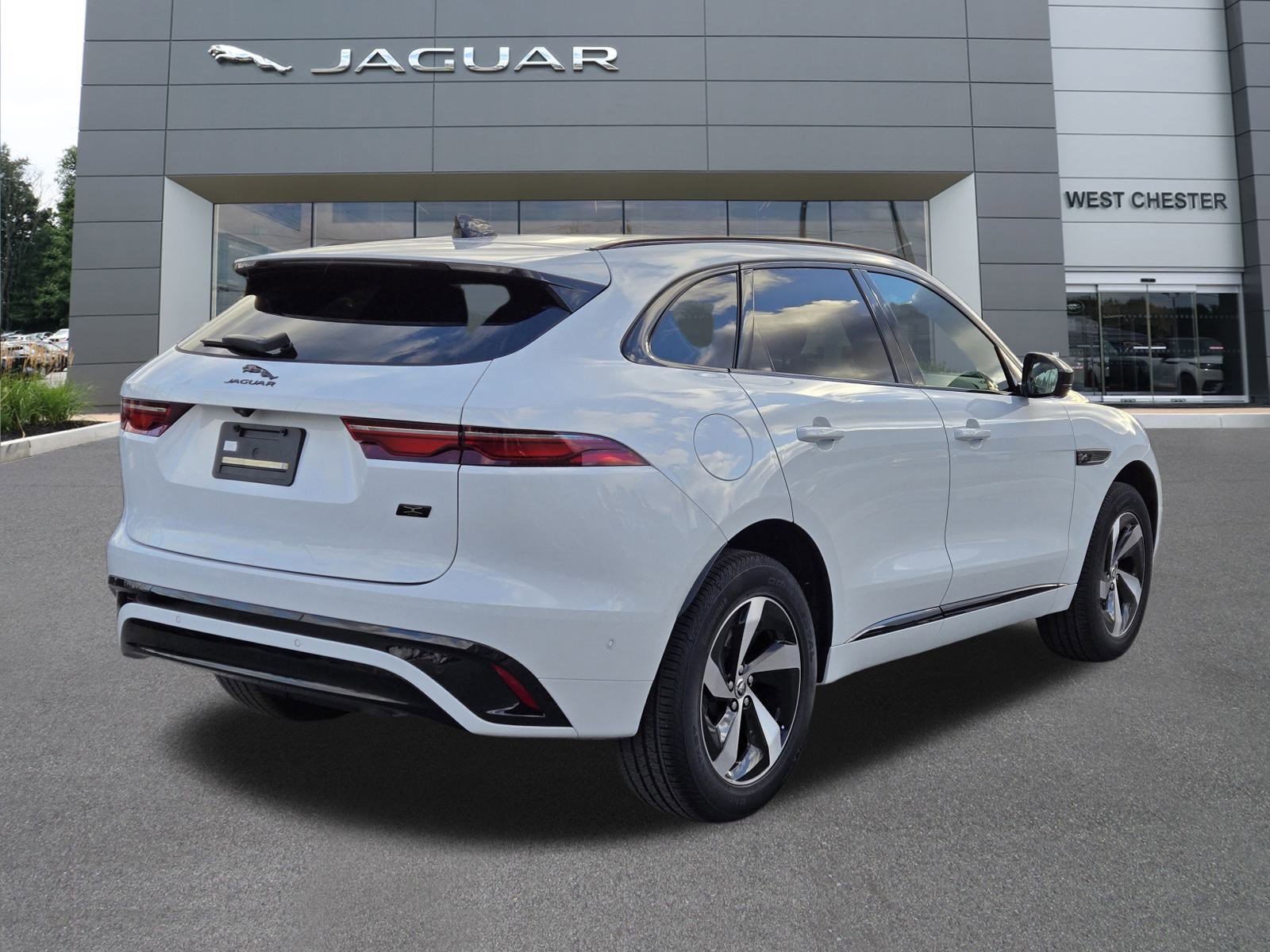 Certified 2026 Jaguar F-PACE R-Dynamic S image 4