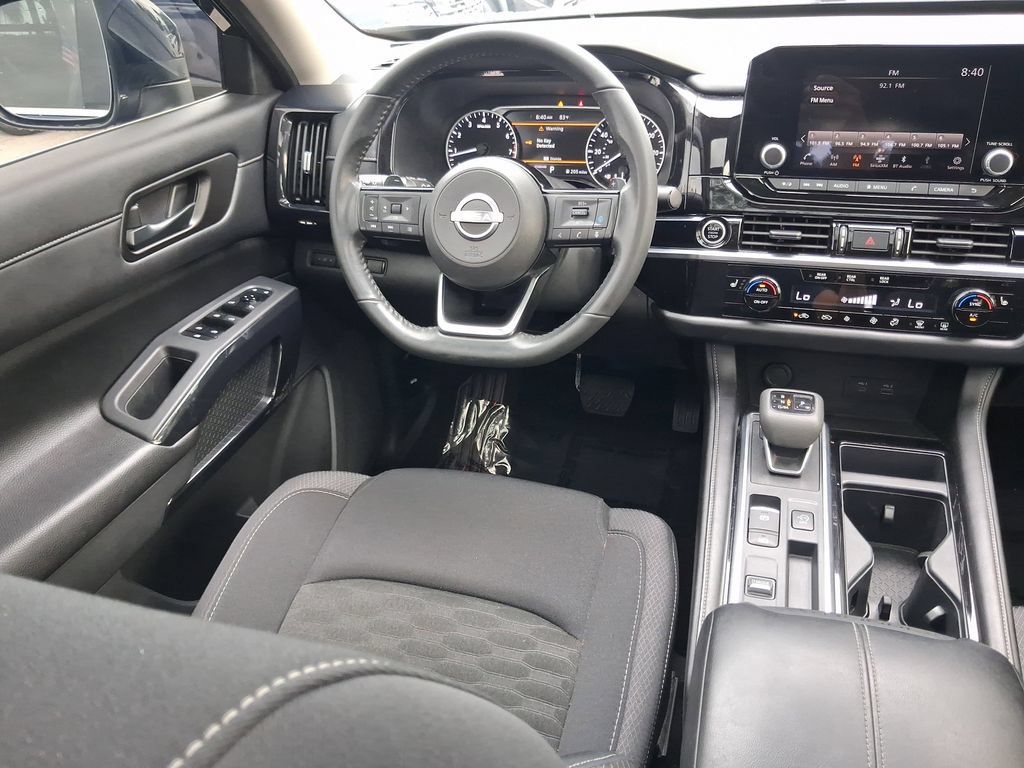 Certified 2023 Nissan Pathfinder SV w/ SV Premium Package FWD image 10