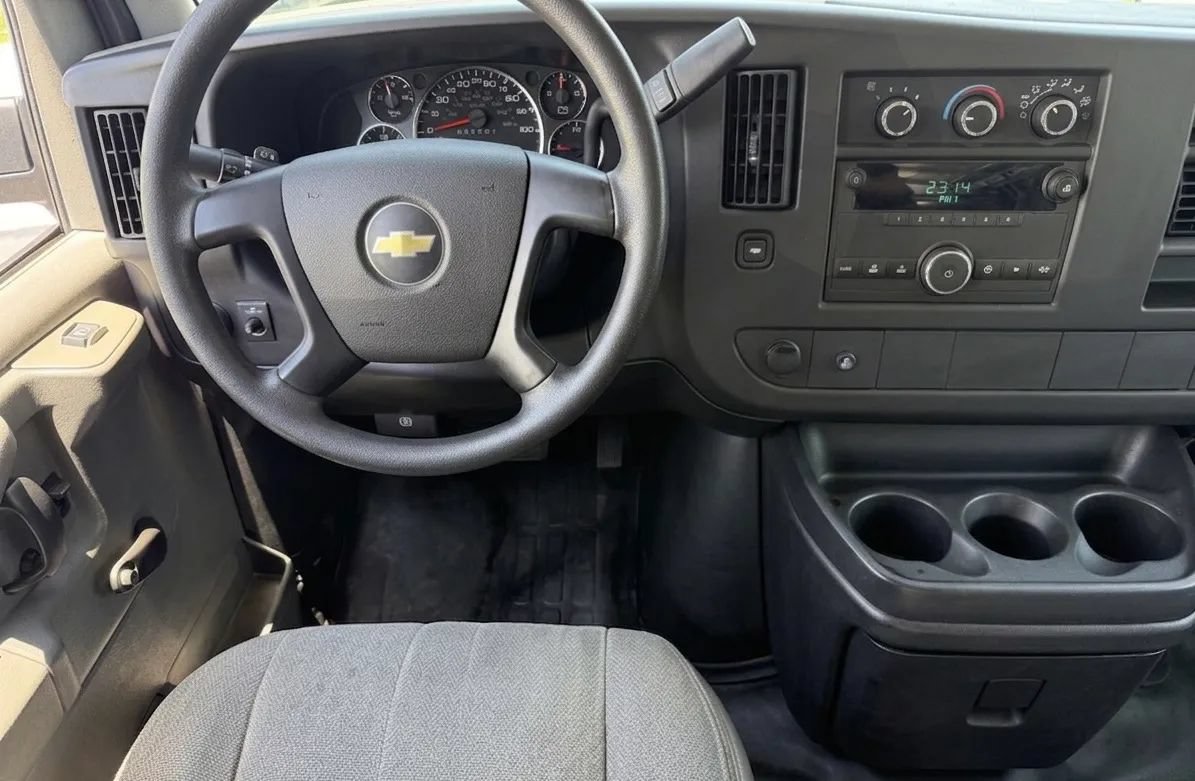 Used 2013 Chevrolet Express 2500 RWD image 24