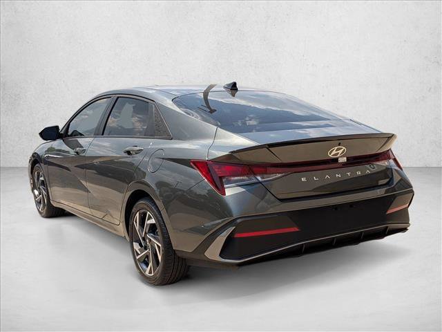 Used 2025 Hyundai Elantra Sport FWD image 7