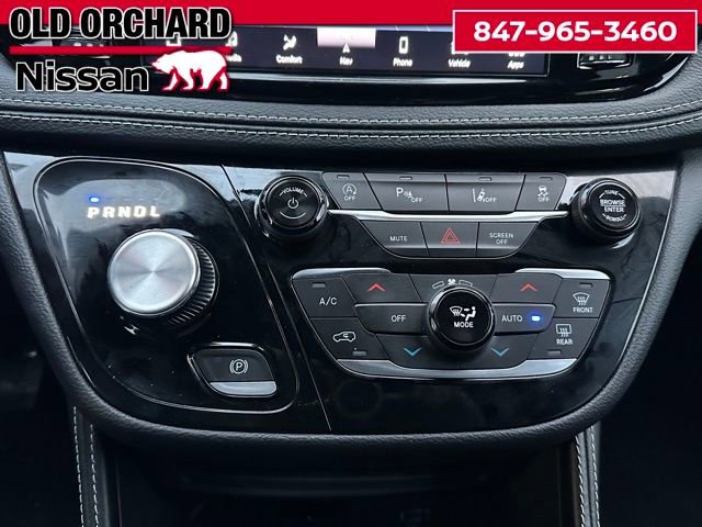 Used 2026 Chrysler Pacifica Limited FWD image 18