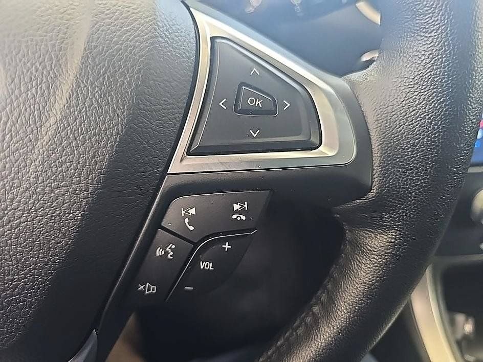 Used 2023 Ford Edge SEL AWD/4WD image 18