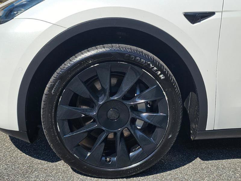 Used 2022 Tesla Model Y Long Range AWD/4WD image 18