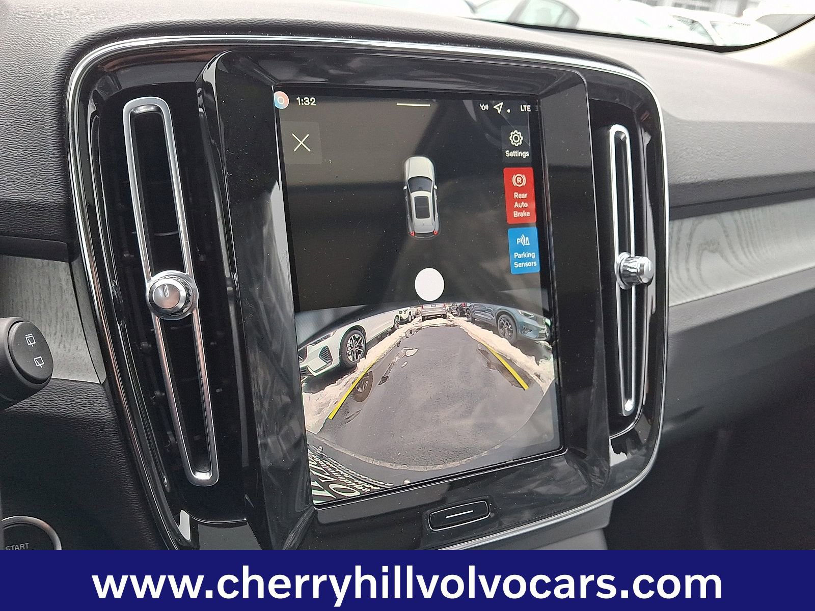 New 2026 Volvo XC40 B5 Core w/ Protection Package Premier image 15