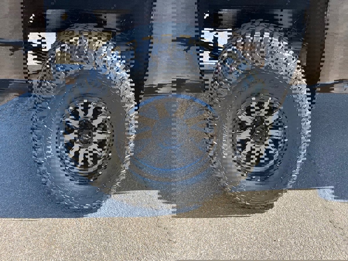 Used 2018 Chevrolet Silverado 1500 LT w/ All Star Edition AWD/4WD image 41