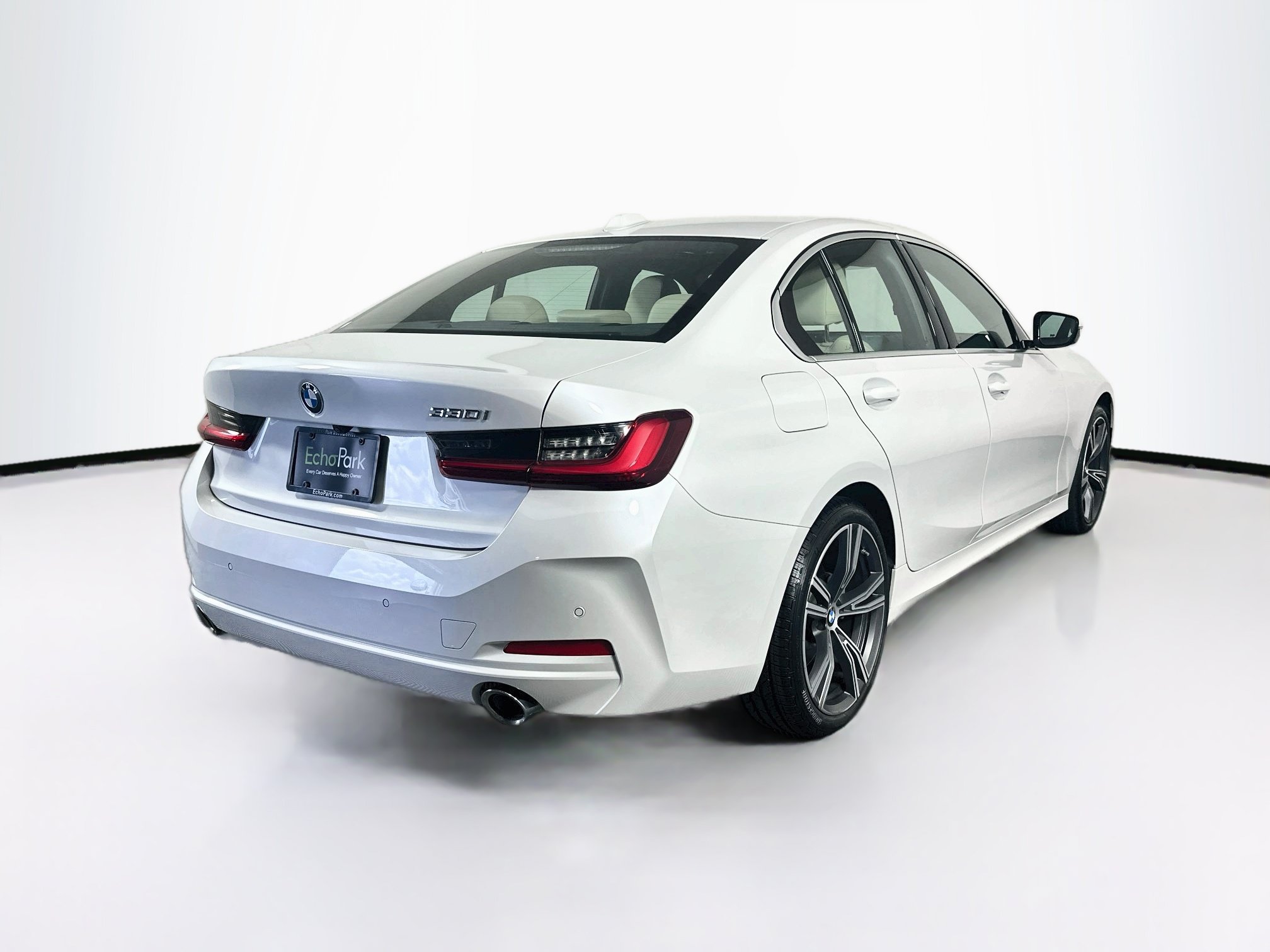 Used 2024 BMW 330i Sedan w/ Premium Package RWD image 9