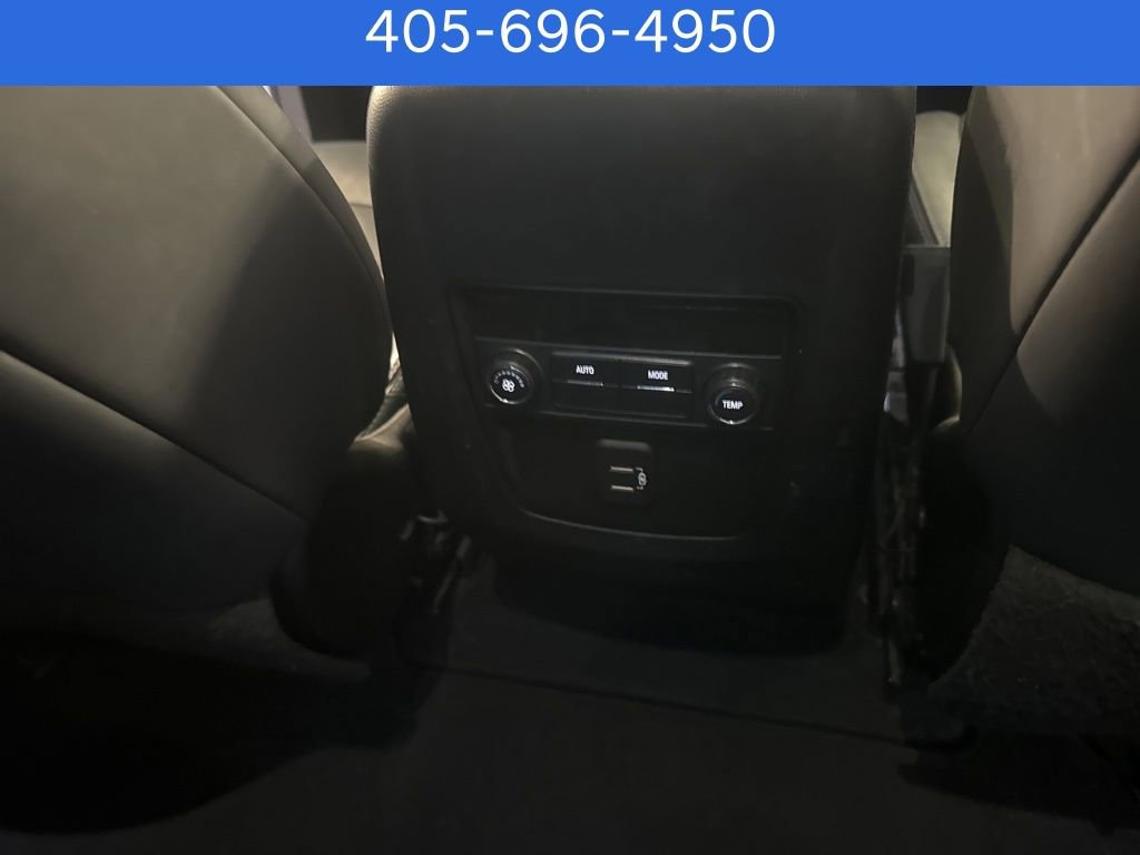 Used 2019 Buick Enclave Essence image 27