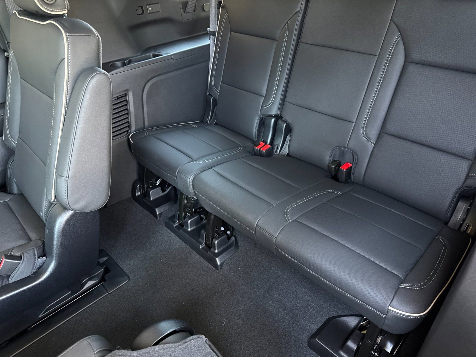 New 2026 GMC Yukon XL Elevation w/ Elevation Premium Package AWD/4WD image 16