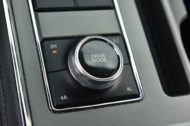 Used 2019 Ford Expedition XLT w/ Equipment Group 202A AWD/4WD image 19