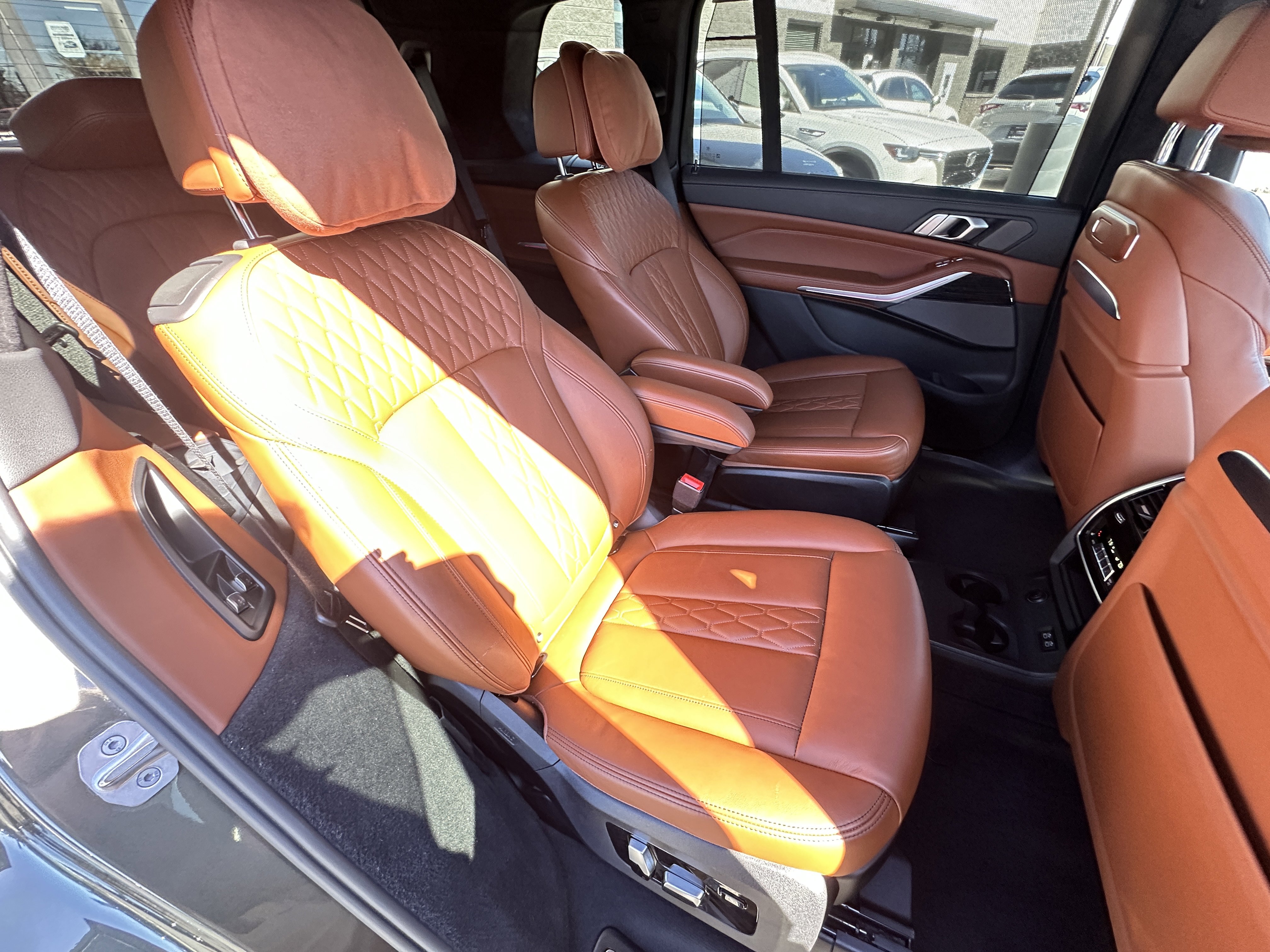 Used 2023 BMW X7 M60i w/ Executive Package image 58