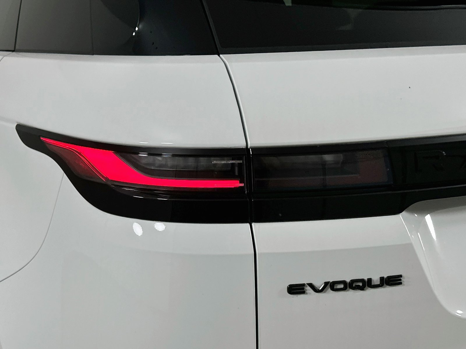 New 2026 Land Rover Range Rover Evoque S AWD/4WD image 12