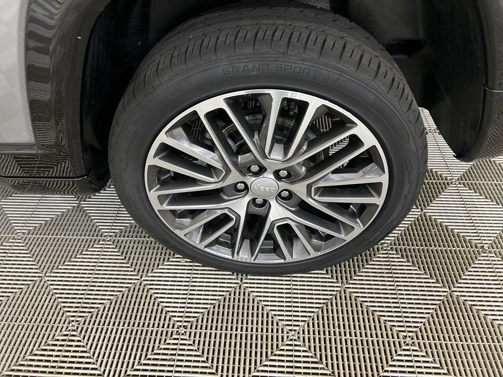 Used 2023 Jeep Compass Limited w/ Elite Group AWD/4WD image 10