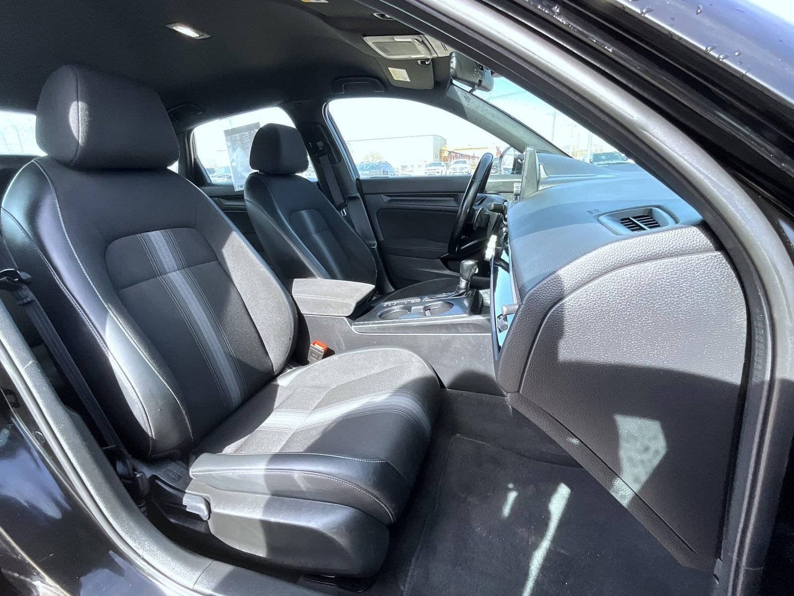 Used 2022 Honda Civic Sport image 16