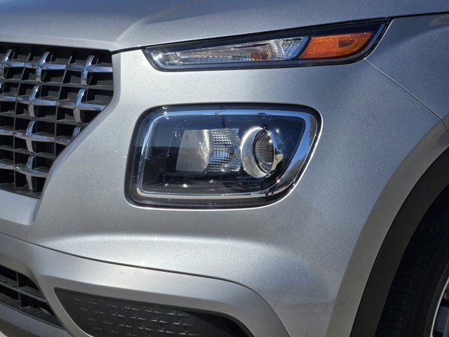 Certified 2025 Hyundai Venue SEL FWD image 9