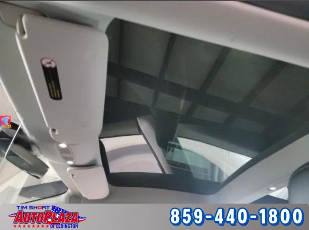 Used 2023 Tesla Model 3 Standard Range image 9