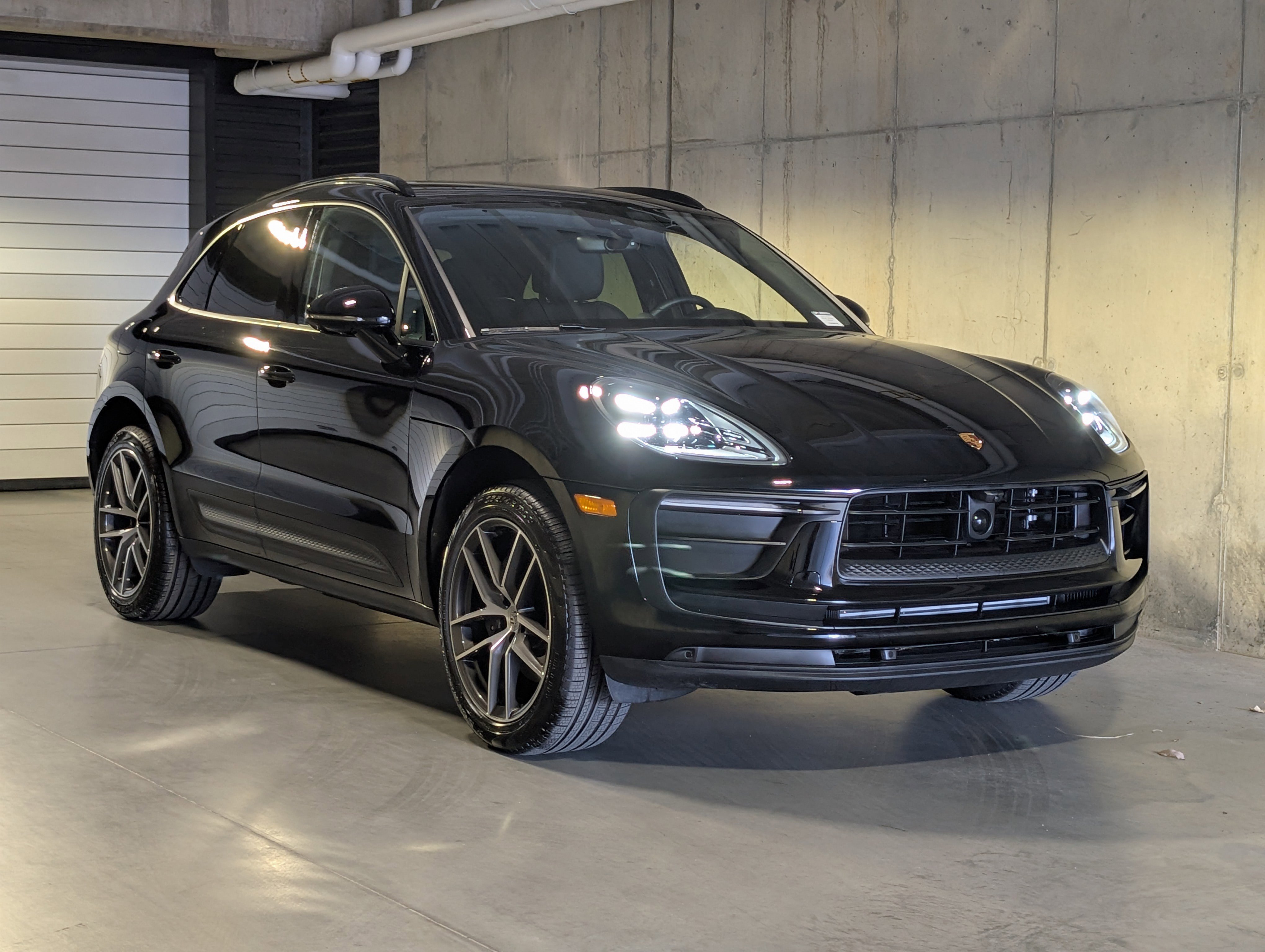 Certified 2026 Porsche Macan image 11