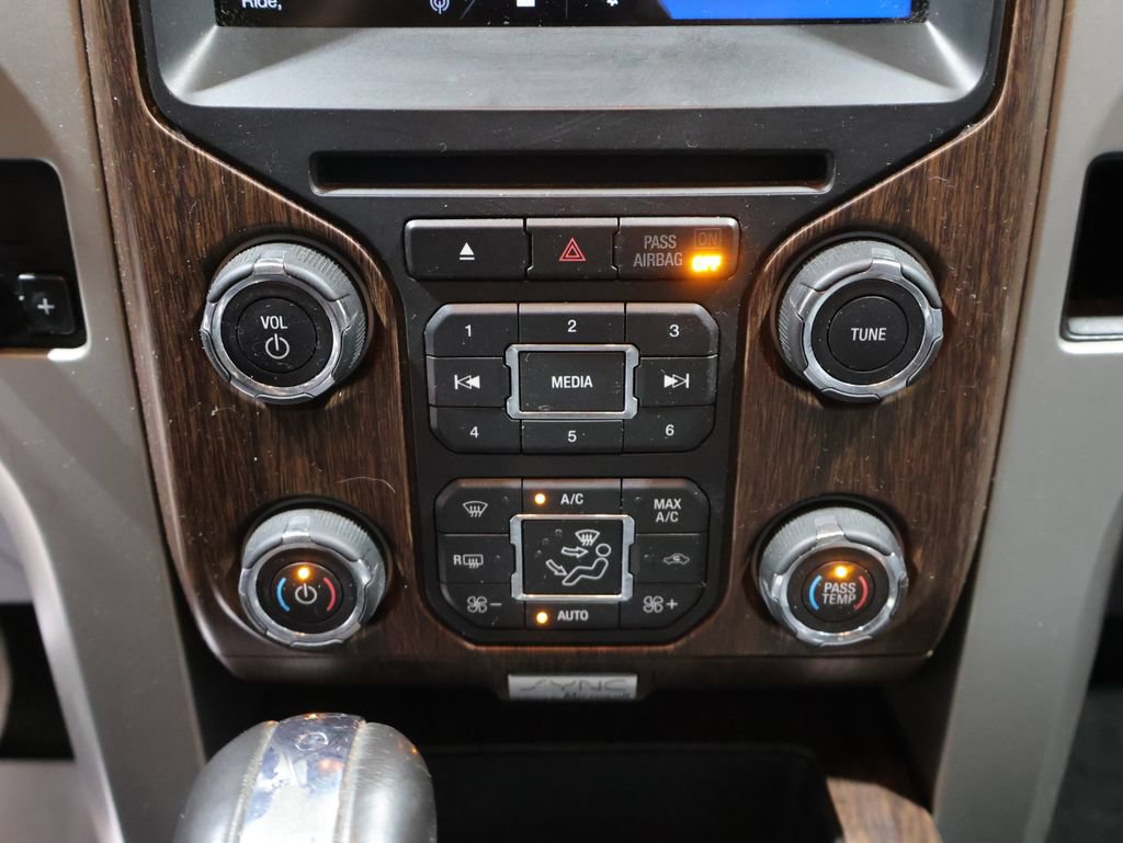Used 2014 Ford F150 Lariat w/ Lariat Chrome Package AWD/4WD image 29