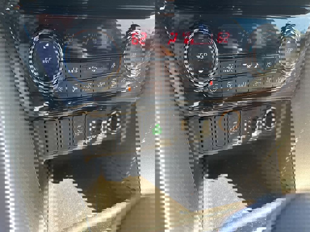 Used 2023 Mitsubishi Eclipse Cross AWD image 11