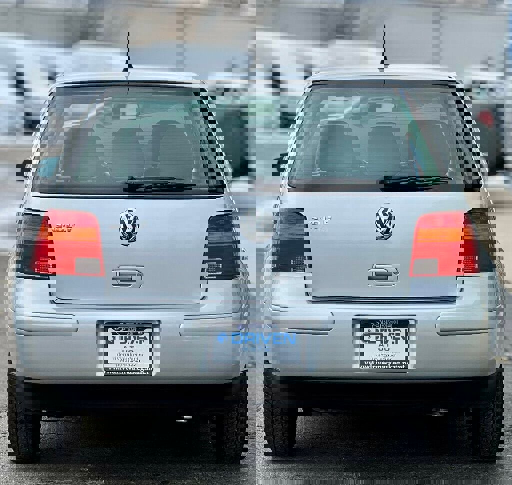 Used 2005 Volkswagen Golf GL image 4