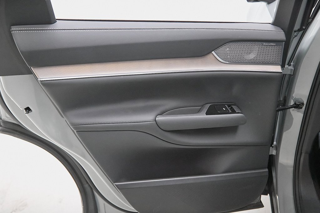 Certified 2025 Volvo EX90 Ultra image 23