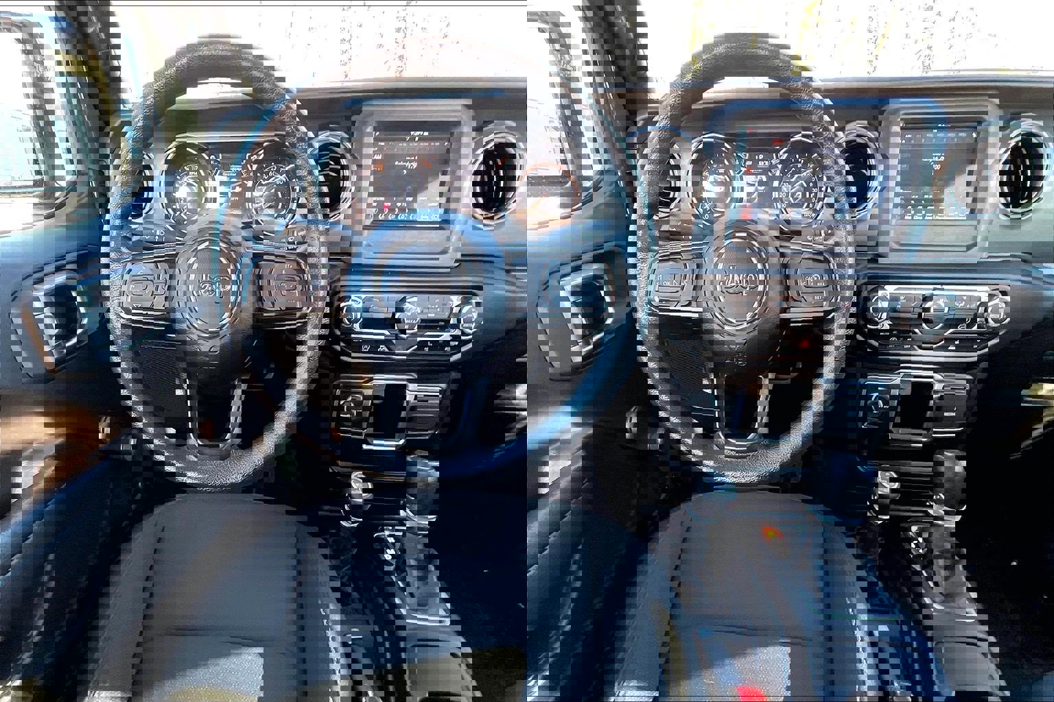 Used 2023 Jeep Gladiator Sport image 5