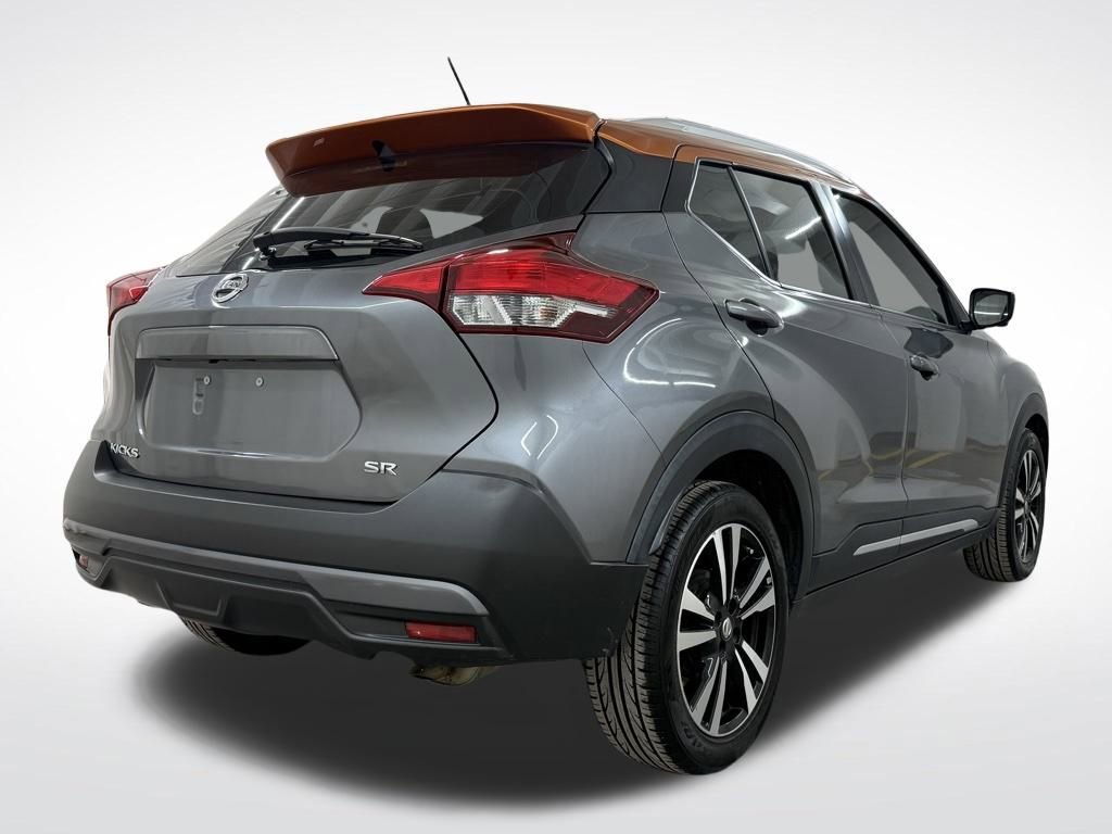 Used 2019 Nissan Kicks SR image 3