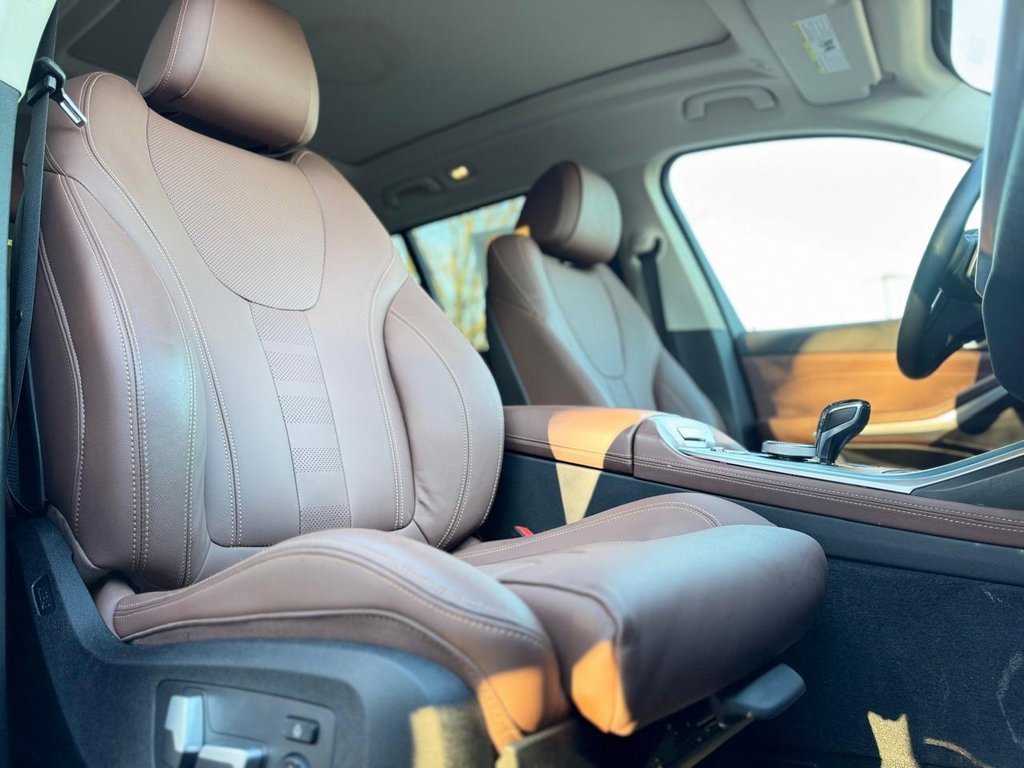 Used 2022 BMW X7 xDrive40i w/ Premium Package image 23