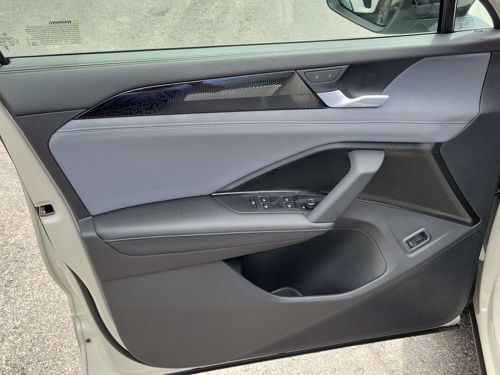 New 2026 Volkswagen Tiguan SE R-Line FWD image 13