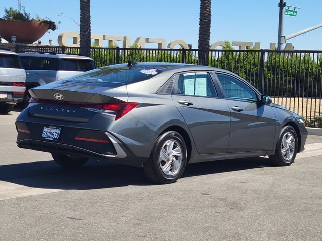 Certified 2026 Hyundai Elantra SE FWD image 4