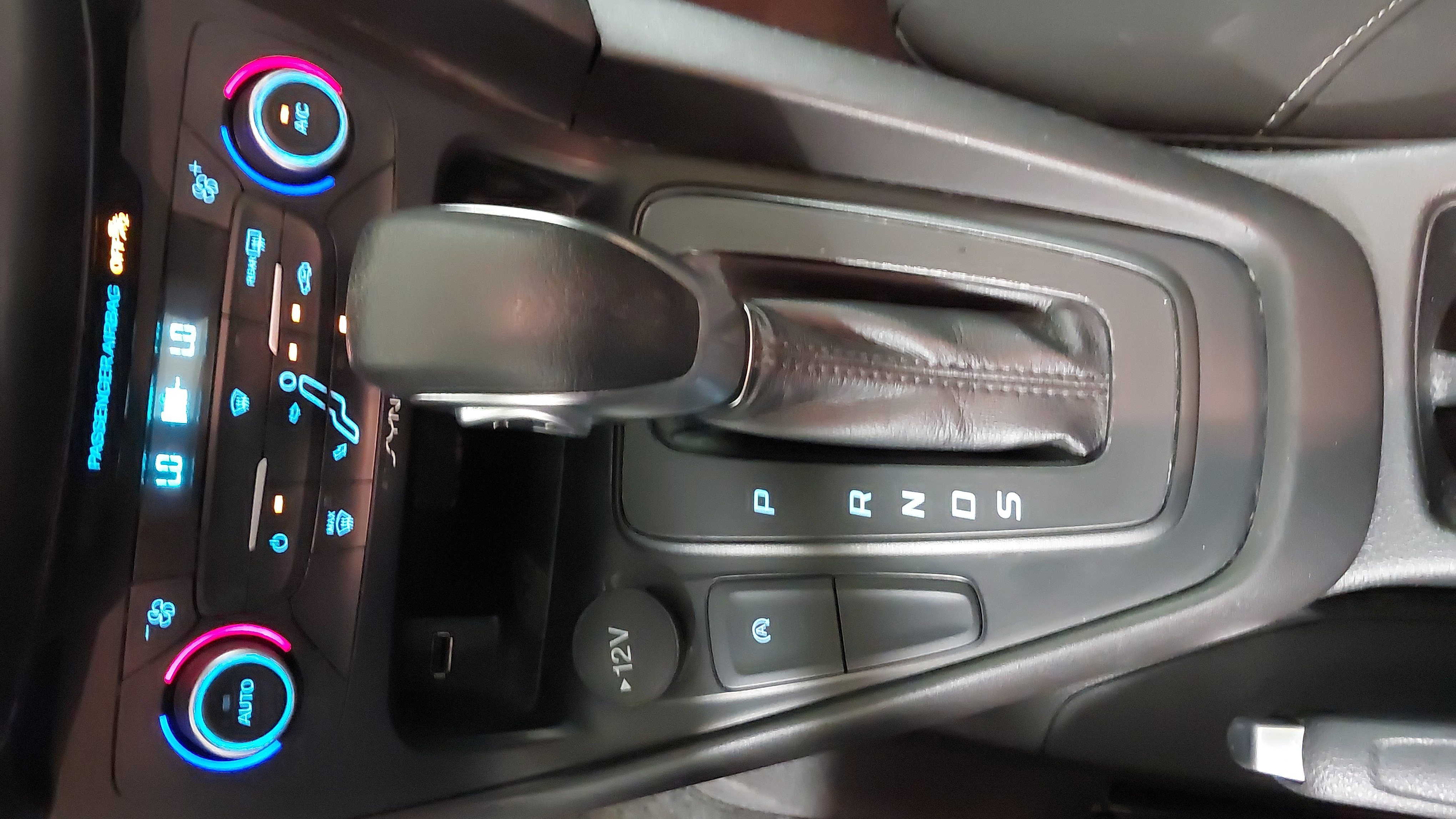 Used 2018 Ford Focus SE FWD image 21