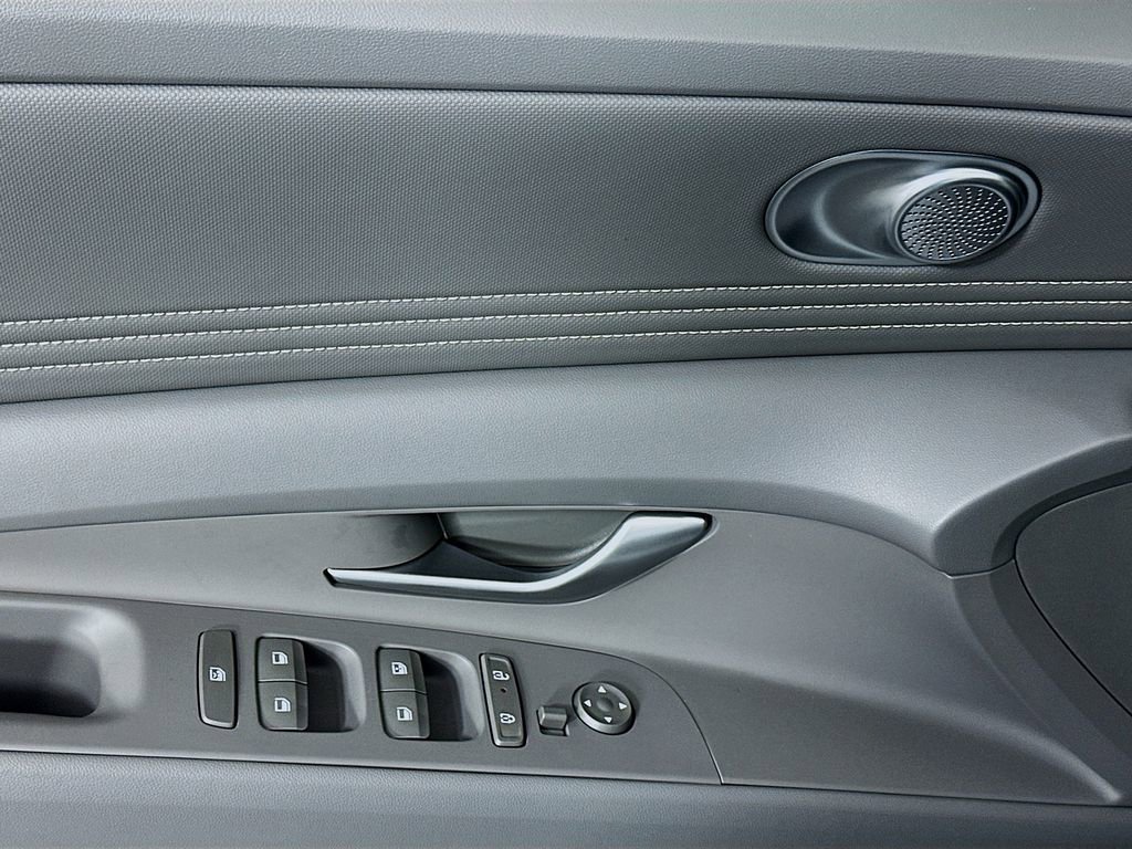 New 2025 Hyundai Elantra Sport image 18
