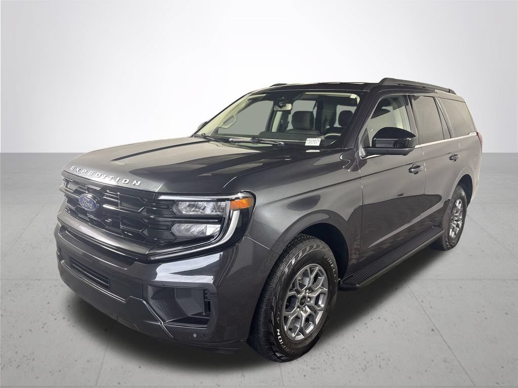 Used 2025 Ford Expedition Active AWD/4WD image 2