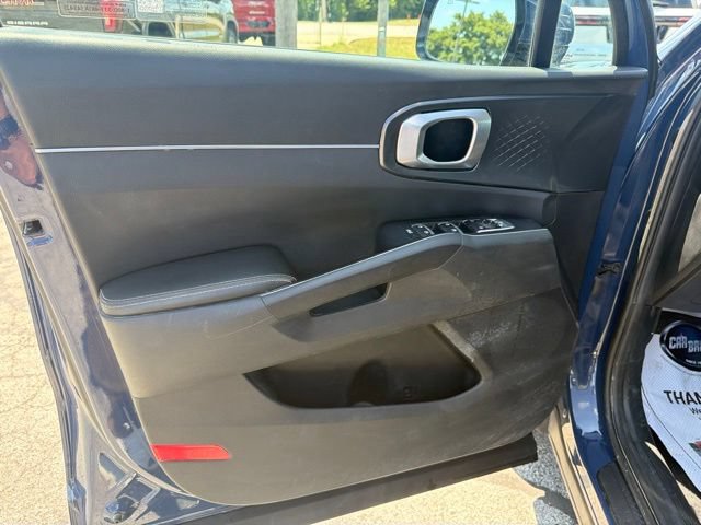 Used 2024 Kia Sorento S w/ Panoramic Sunroof Package FWD image 13
