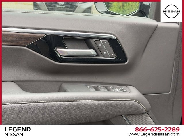 Used 2025 Chevrolet Suburban Premier AWD/4WD image 15