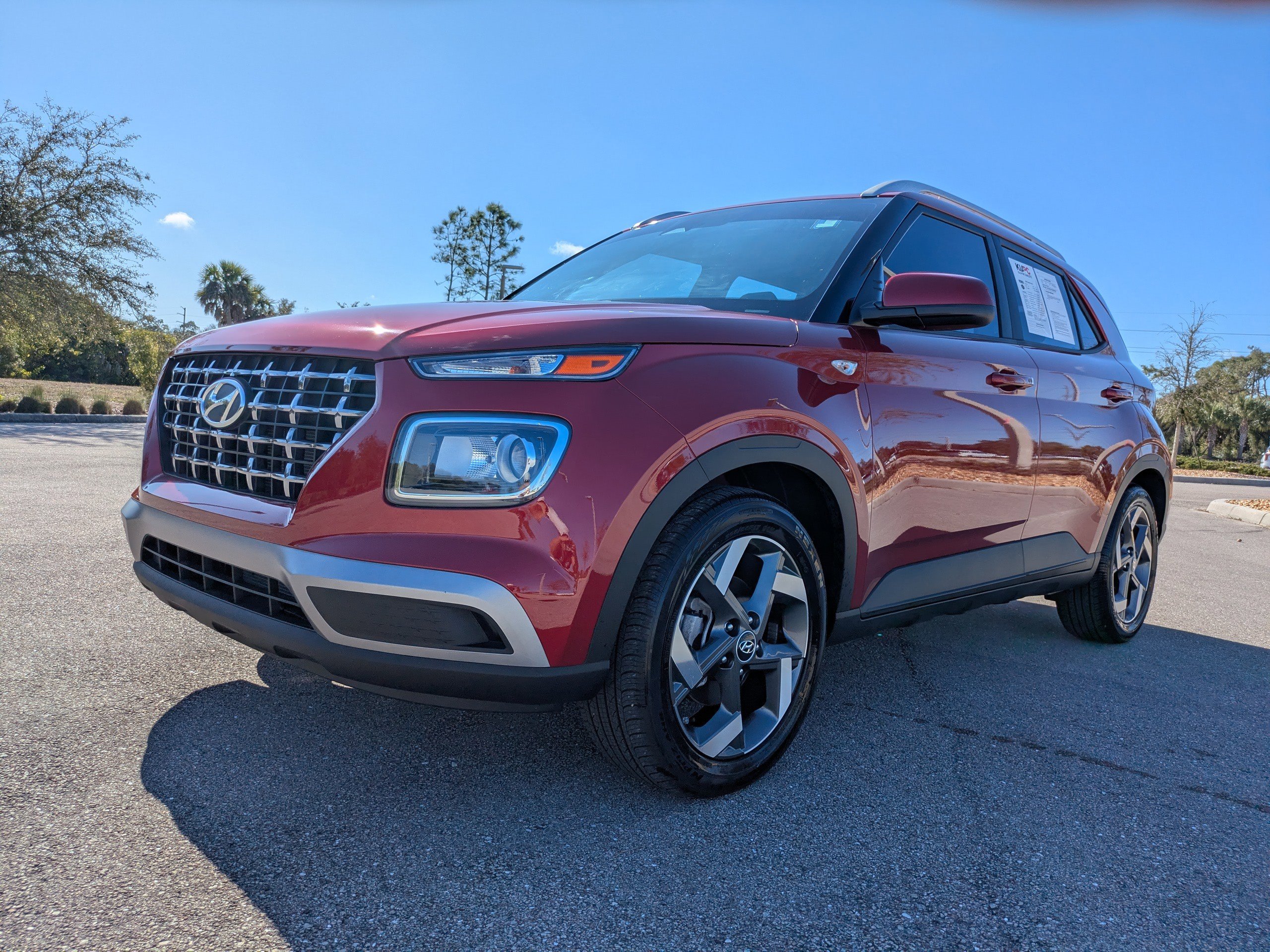 Used 2024 Hyundai Venue SEL image 9