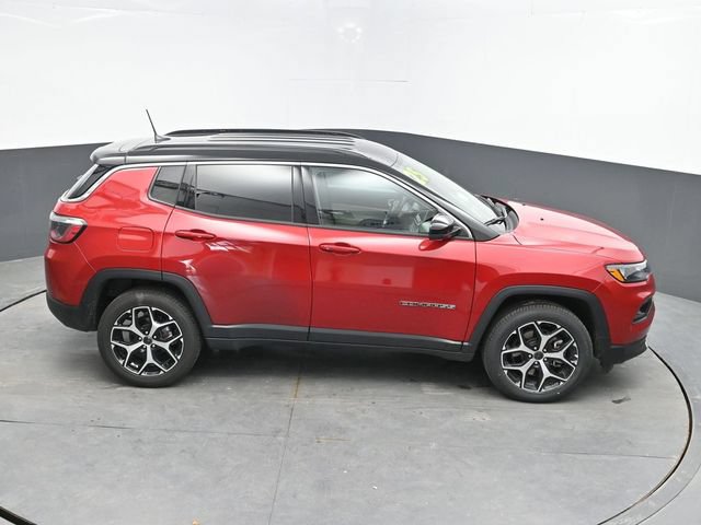 Used 2025 Jeep Compass Limited AWD/4WD image 32