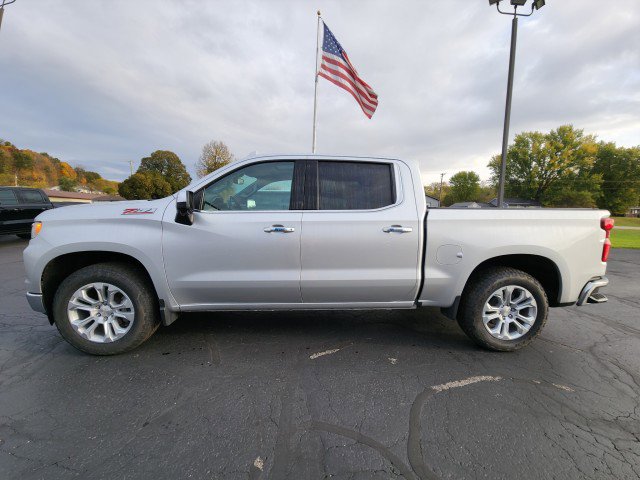 Used 2022 Chevrolet Silverado 1500 LTZ w/ LTZ Premium Package image 2