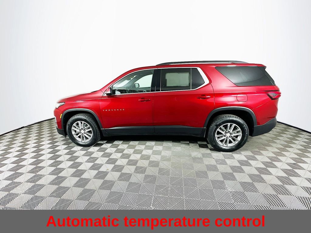 Used 2023 Chevrolet Traverse LT image 7