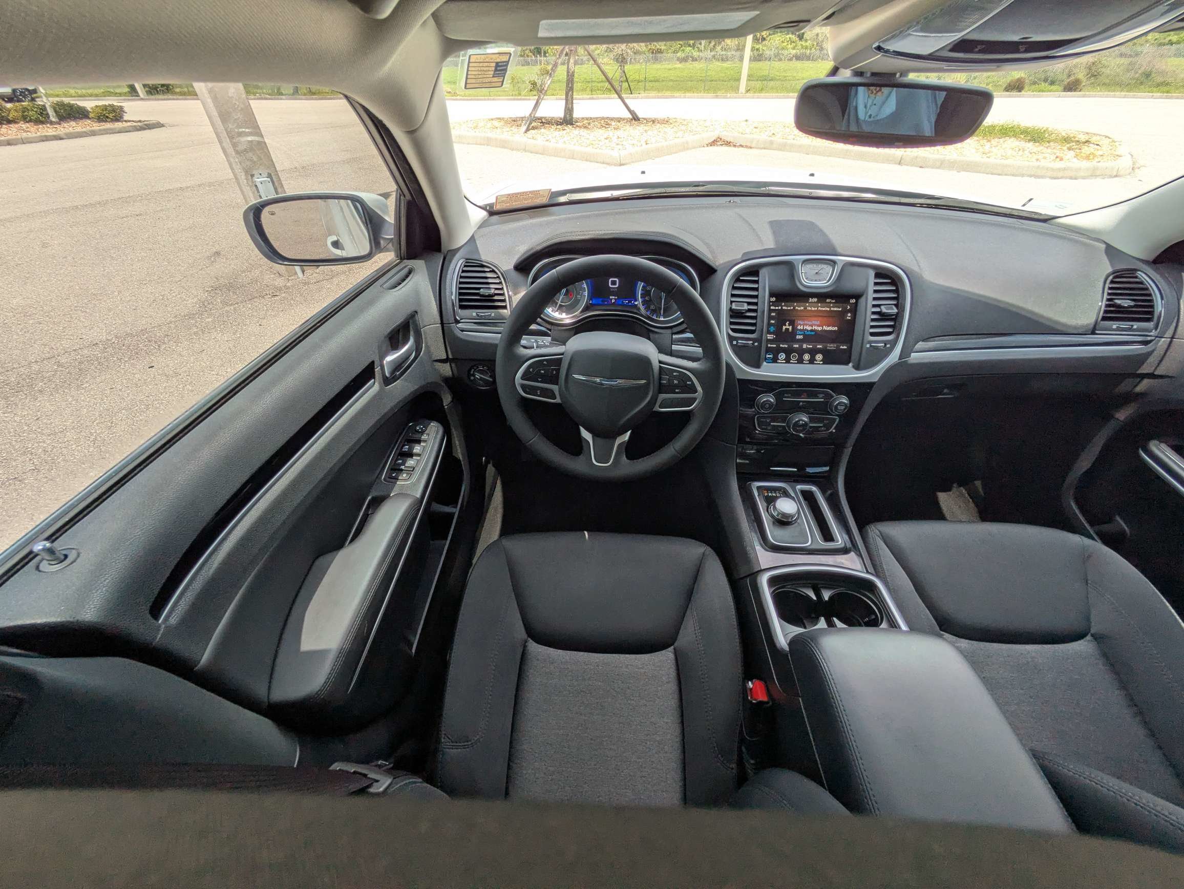 Used 2023 Chrysler 300 Touring RWD image 17